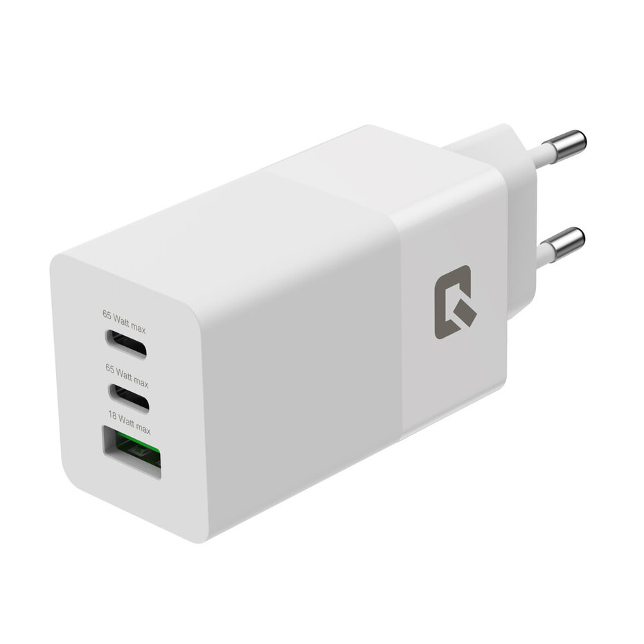 GaN 65W Fast Charger 3-Port – UNIQ Accessory
